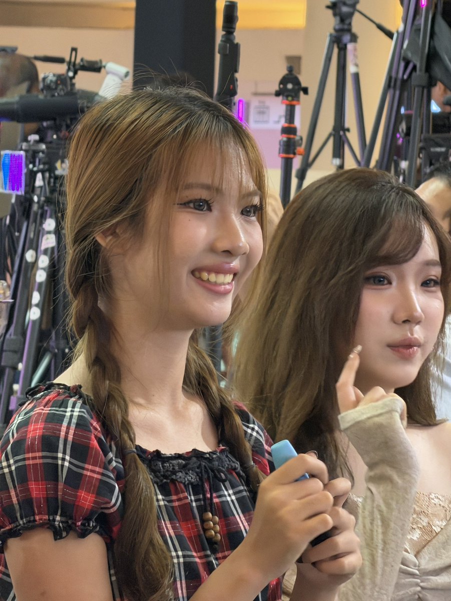 LekSiri8's tweet photo. อยากเห็นรอยยิ้มน้องจีนแล้ว ไม่ได้เจอนานเลย #GinnaCGM48 #CGM48 https://t.co/6Px1l1bHm8
