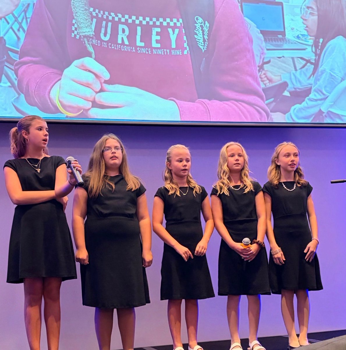 RussetPerry's tweet photo. Every kid deserves to feel safe, have enough to eat &amp; know people are looking out for them. Betteralife (BAL) has spent 10 years giving kids in our community all three.

Loved celebrating BAL last night &amp; presenting SJ200 to honor Elizabeth Ford &amp; all BAL does daily for our kids. https://t.co/EfIY3gp9Sf