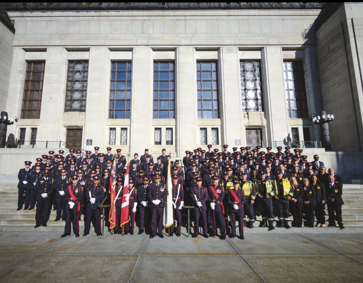 AssociationDrp's tweet photo. Thank you to all the Uniform and Civilian Members of the DRPS who attended the Police Memorial this weekend in Ottawa. 

A solemn reminder and opportunity to pay respect to the lives and families of those who gave all.

One of the most important days on the calendar each and every year.

Present this year on behalf of the Association were President Andrew Tummonds, VP Jay Shaddick, LRS Tim Morrison and Board Directors Germano Lisi, Rob Parcells, Kerry Irving and Justin Azzano pictured with @PoliceAssocON President Mark Baxter.