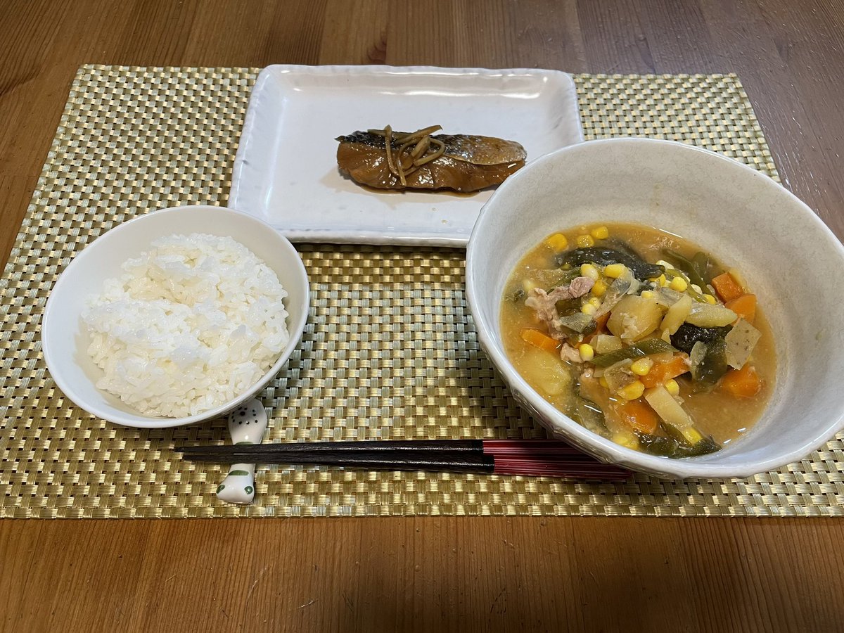 manmarunavi's tweet photo. 2026年9月16日(水)の名古屋市公立小学校給食は、ごはん・牛乳・魚の煮つけ・どさんこ汁でした。 https://t.co/HZLoO5kNxq