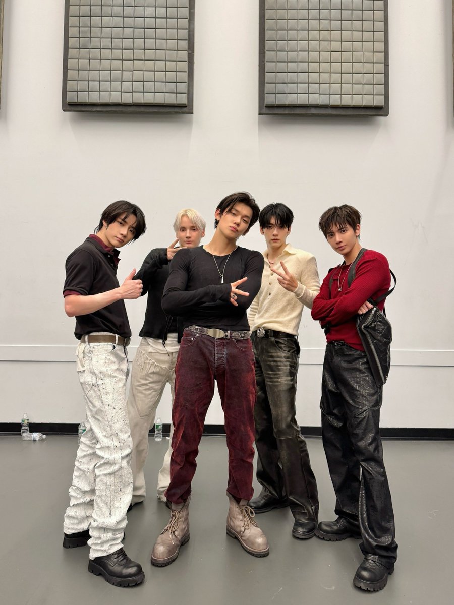 fairyeobiez's tweet photo. TXT COMEBACK IS COMING
#TXTisBack https://t.co/EtmUaAo0CB