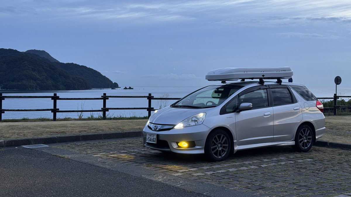 RS_SPADARK6's tweet photo. 圧倒的モブ車なのに界隈に皆無なFIT SHUTTLEに乗ってます https://t.co/dfrXgtqCkb
