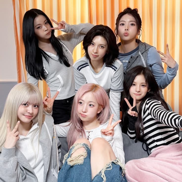 NMIXXVictoryIDN's tweet photo. Kepada Nswer.

Memang benar, comeback kali ini akan menjadi persaingan yang cukup berat. Ada beberapa grup yang juga akan comeback di bulan yang sama, dan tentu saja mereka memiliki kekuatan yang tidak bisa kita abaikan.

Tapi jangan sampai kekuatan mereka membuat kita melupakan kekuatan NMIXX sendiri.

NMIXX adalah grup hebat. Mereka sudah membuktikan kemampuan mereka berkali-kali, dan mereka juga mampu bersaing di tengah persaingan yang besar. Sama seperti kita yang memperhitungkan grup lain, bukan tidak mungkin mereka juga memperhitungkan NMIXX.

Jadi, mari kita fokus pada apa yang bisa kita lakukan sebagai NSWER. Berikan dukungan terbaik yang kita bisa, baik melalui streaming, voting, maupun berbagai bentuk dukungan lainnya.

Hasil akhirnya mungkin tidak selalu bisa kita prediksi. Tetapi selama kita memberikan yang terbaik dan terus berjuang bersama NMIXX sampai akhir, sesuatu yang terlihat mustahil pun bisa menjadi sebuah keajaiban.

Yang mustahil bukan berarti benar-benar tidak mungkin. Terkadang, keajaiban hanya membutuhkan seseorang tetap memilih untuk berjuang ketika yang lain mulai menyerah.

Karena perjuangan tidak selalu tentang seberapa besar peluang yang kita miliki, tetapi tentang seberapa jauh kita bersedia melangkah ketika kesempatan itu datang.

Mari kita jalani comeback ini bersama, tanpa meremehkan siapa pun, tetapi juga tanpa meremehkan diri kita.

Kita tahu mereka kuat. Dan kita juga tahu NMIXX kuat.

Sekarang, mari kita berikan NMIXX dukungan terbaik yang bisa kita berikan.

Until the very end, NSWER. 🐋💙

#NMIXX #NSWER