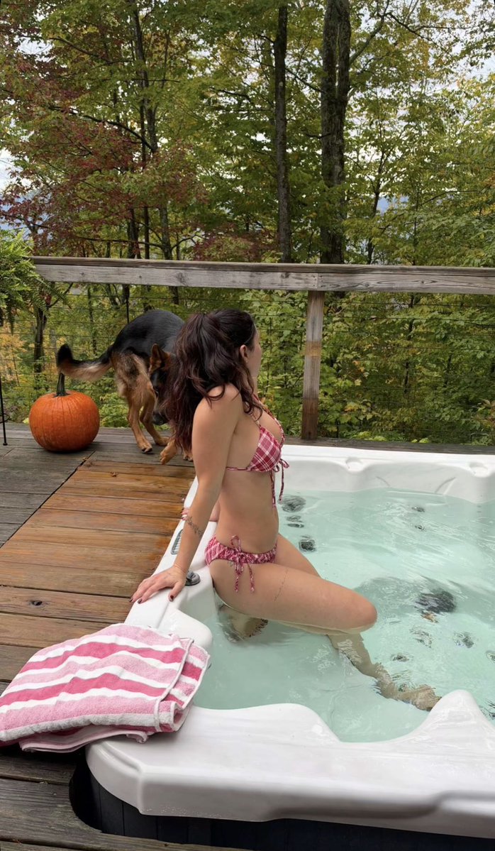 Juliacunnin's tweet photo. water’s warm, what are you waiting for? #fyp ⁠#bikiniseason⁠ ⁠#latenight⁠ ⁠#hottub⁠
 ⁠ https://t.co/Q9B3Rc8NnX
