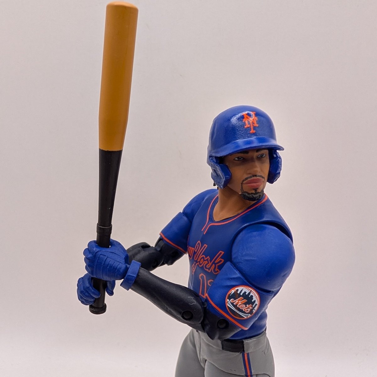 jandjfigures's tweet photo. Congrats to @Lindor12BC for hitting his 300th HOME RUN this afternoon!

We recently picked up Frankie's McFarlane Sportspicks figure to go with our Big Rubber Guy Mr. Met!

Anyone else collecting the new SPORTSPICKS line?

+++

#mcfarlanesportspicks #mrmet #franciscolindor https://t.co/RTlzpt6vVi
