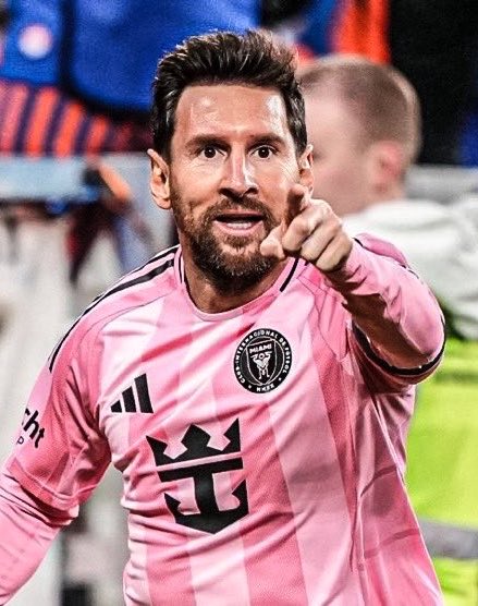 centregoals's tweet photo. 🇦🇷😱 Messi is on 𝐀𝐍𝐎𝐓𝐇𝐄𝐑 𝐋𝐄𝐕𝐄𝐋 from set pieces.

𝐅𝐎𝐔𝐑 free-kicks scored in his last seven games. Absolutely absurd. 🤯🔥 https://t.co/H3AhSNvNc7
