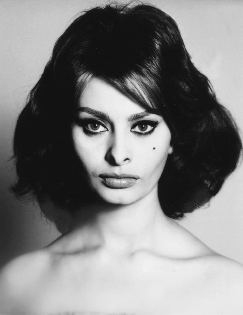 HirookaRicardo's tweet photo. Sophia Loren, photo by Richard Avedon 1959 https://t.co/9YJu48rpvs