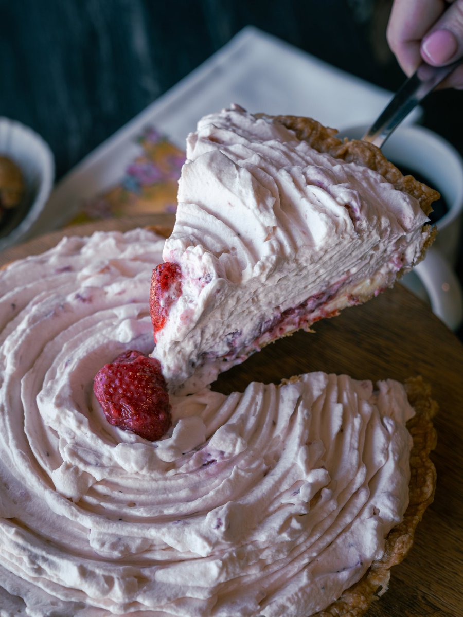 VisitMO's tweet photo. Columbia has some serious pie bragging rights. 🥧

Peggy Jean’s White Chocolate Strawberry Pie was named one of Food Network’s best pies in America, and it’s one of over 20 flavors baked from scratch each day.

Find more places to grab a slice: https://t.co/hW8t9xuBb5

— Mo https://t.co/cyvIeZ9Iuu