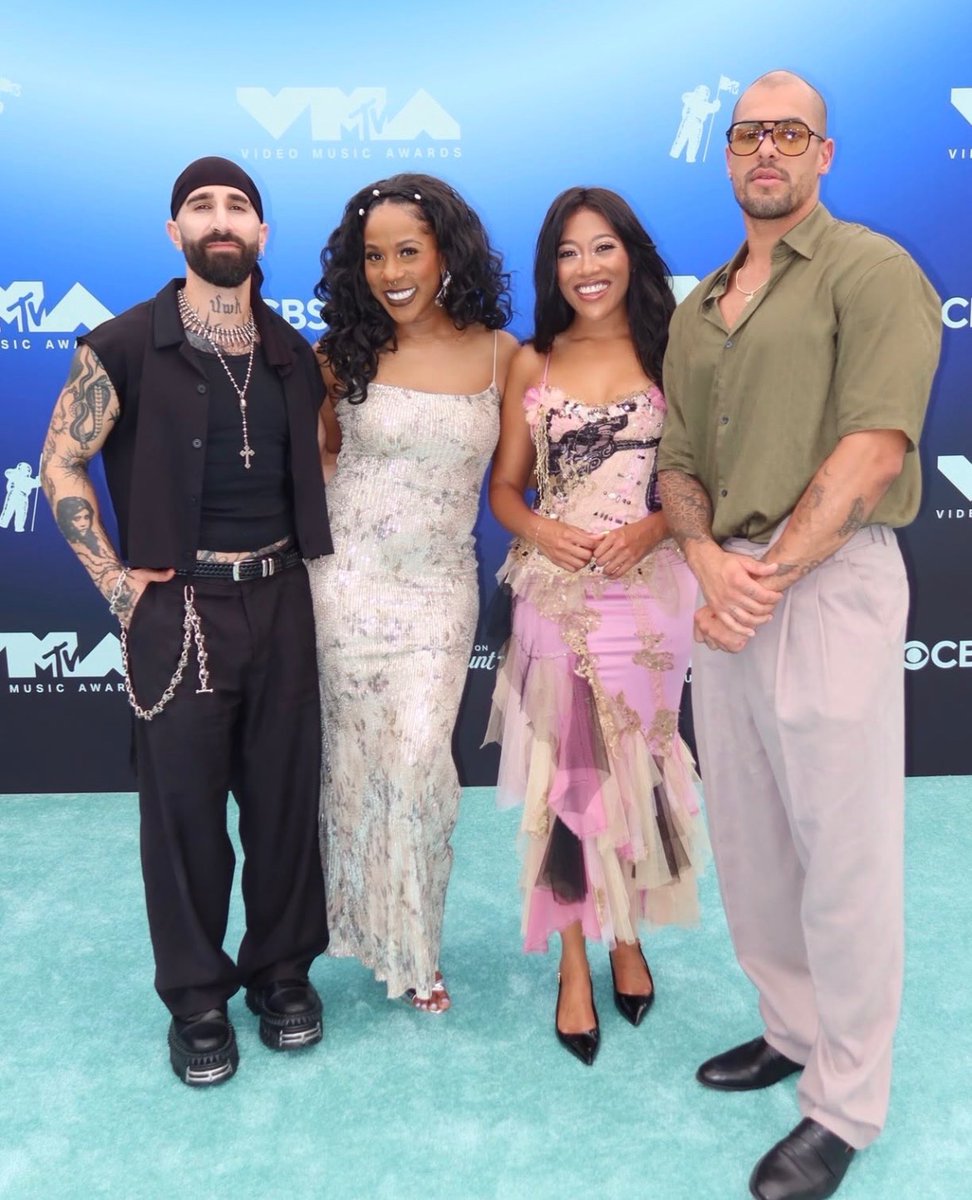 tiffanyupdates2's tweet photo. Tiffany Nicole Ervin STUNS for the #VMAs #Survivor51 https://t.co/wVoPb75P49