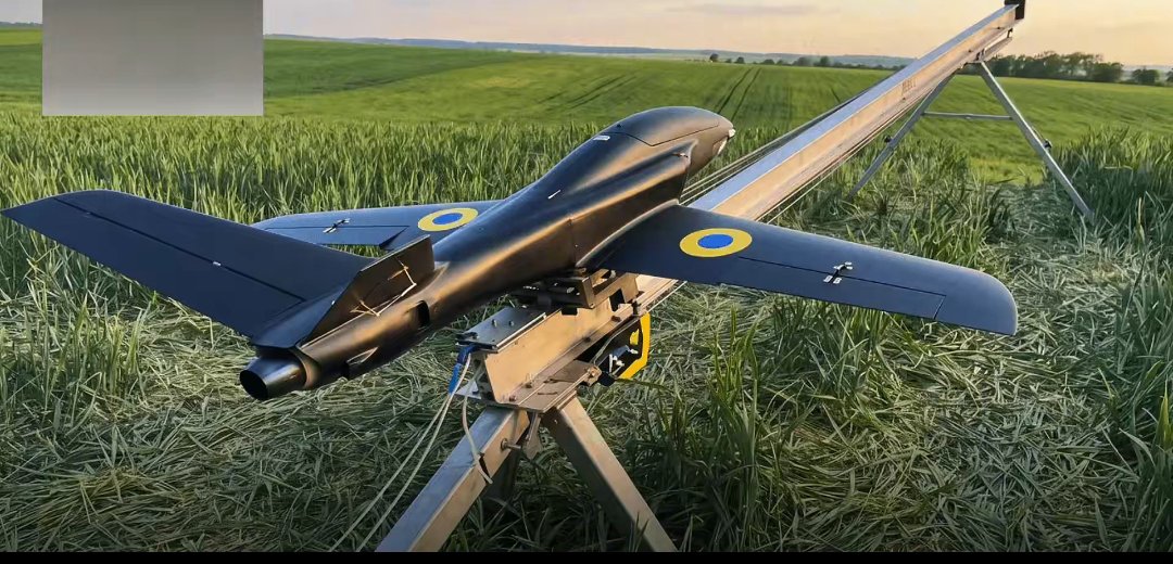 Mariusucqg's tweet photo. 🇺🇦 Ucraina va începe în următoarele luni desfășurarea dronelor interceptoare cu propulsie reactivă, pentru a contracara dronele rusești rapide
#Ucraina #Rusia #Drone #ApărareAeriana https://t.co/xprWYU8Of8