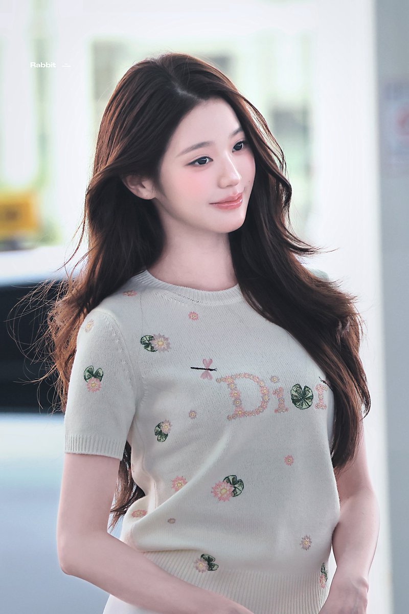 RABBIT_040831's tweet photo. 260928 공주님 안비🧡🧡
#아이브 #IVE #장원영 #원영 #WONYOUNG #ウォニョン https://t.co/w15hQXBMiJ
