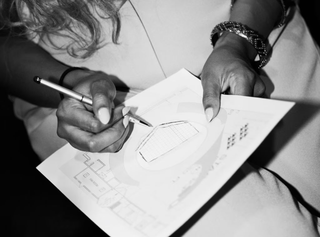B7Album's tweet photo. Throwback: Beyoncé rehearsing for the 2014 #VMAs https://t.co/r2jCEZaygg