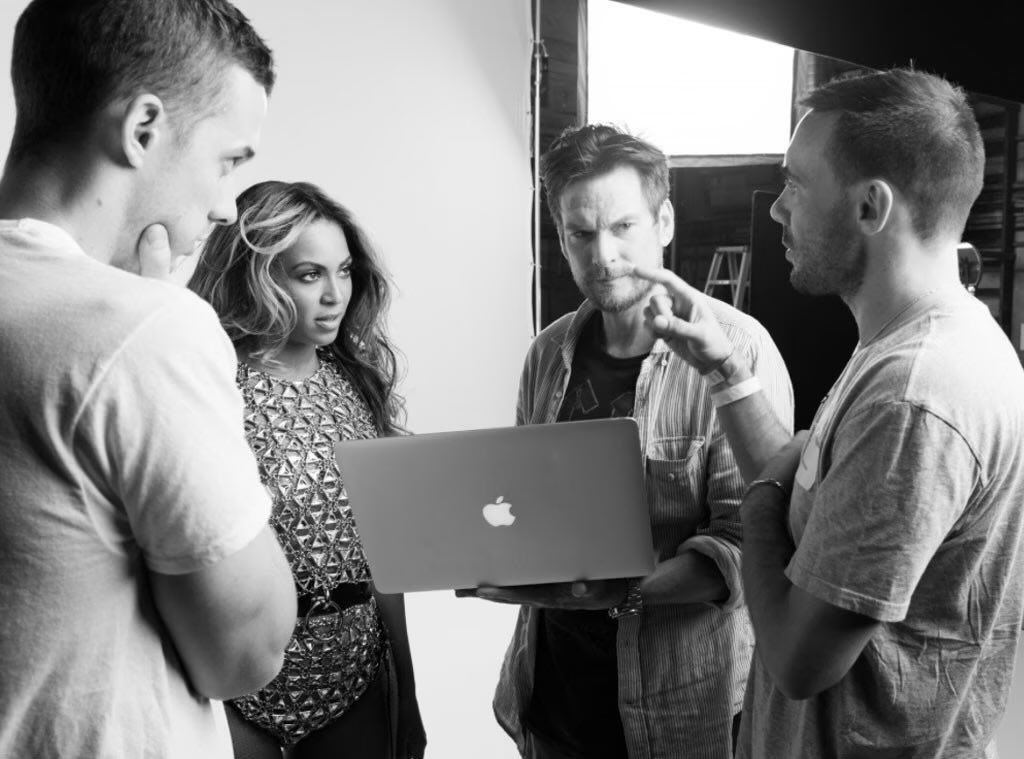 B7Album's tweet photo. Throwback: Beyoncé rehearsing for the 2014 #VMAs https://t.co/r2jCEZaygg