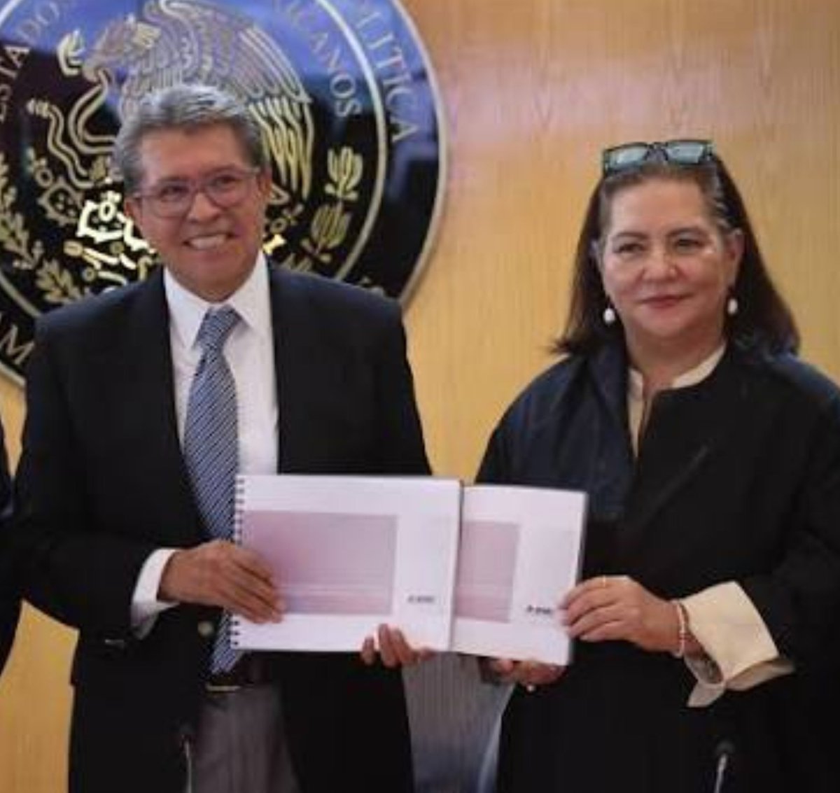 PedroHerrero_'s tweet photo. Claudia Sheinbaum se llena el hocico de acusar de "Traidores de la patria" a quienes denuncian y evidencian sus pactos de complicidad y protección a los narcos.
Pero los traidores de la patria están dentro de morena.
Guadalupe Taddei, Ricardo Monreal son unos de los principales traidores a la patria, por su perversa y nefasta operación desde el INE y el Senado, en la destrucción de la democracia.