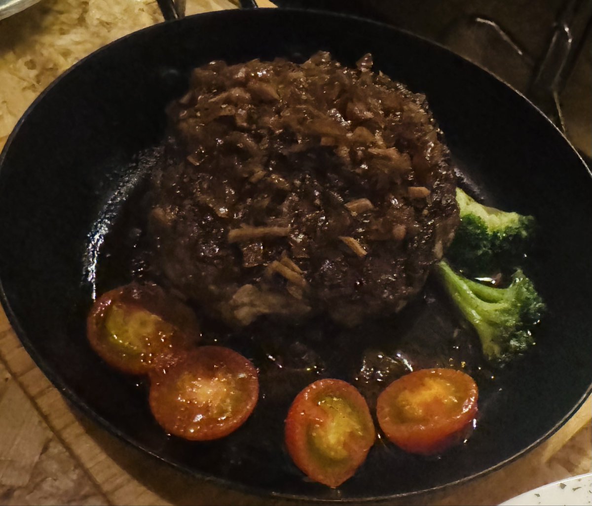 LOVE26255185's tweet photo. https://t.co/ljlpkFW4qO
満月の夜は狼になる🍸
カクテルもお料理も美味しかった…妖精と話せるようになったかな♡ https://t.co/KW8vba9rRX
