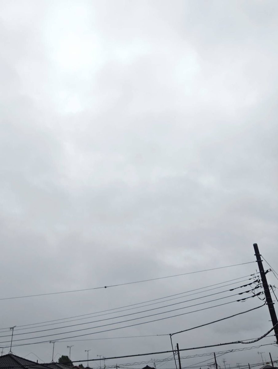 NORI_010311's tweet photo. おはようございます😊

雨のせいか…
頭痛くて起きた朝😓

#イマソラ 
#空がある風景 https://t.co/Fl1yp2AE2A