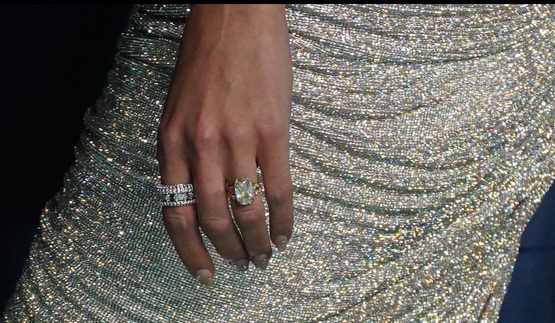 redwinets's tweet photo. oh yeah fuck paper rings https://t.co/58WKx66BM7