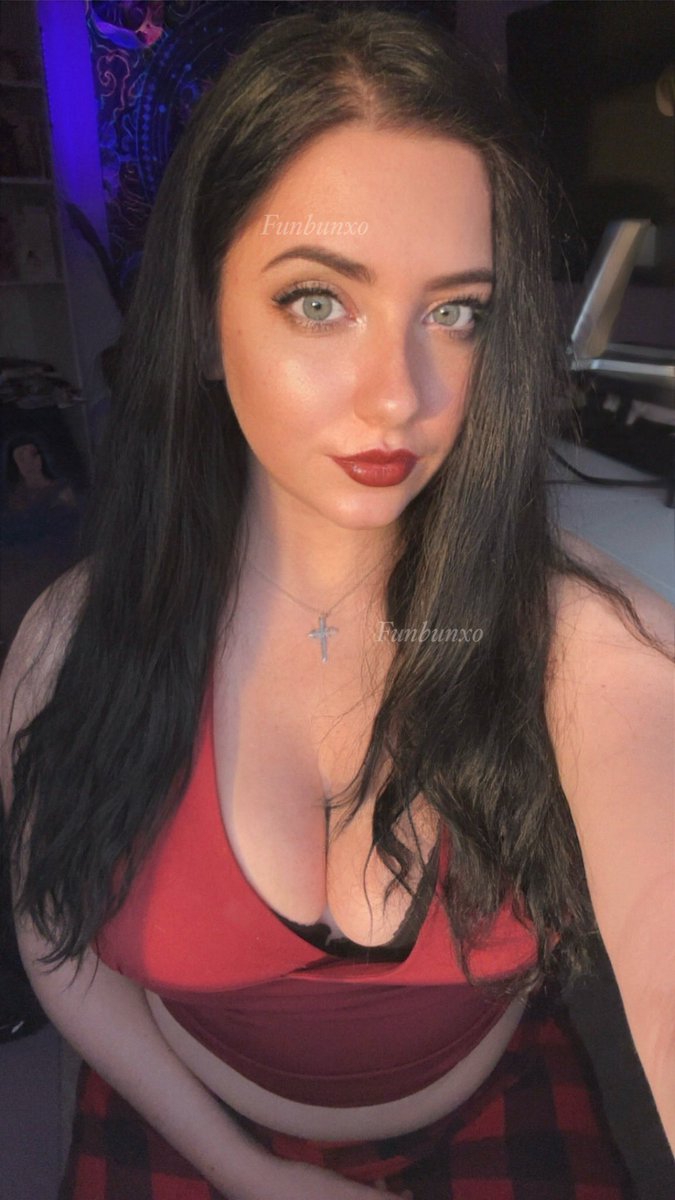funbunxo's tweet photo. 🖤 https://t.co/oqTpN9XBzT