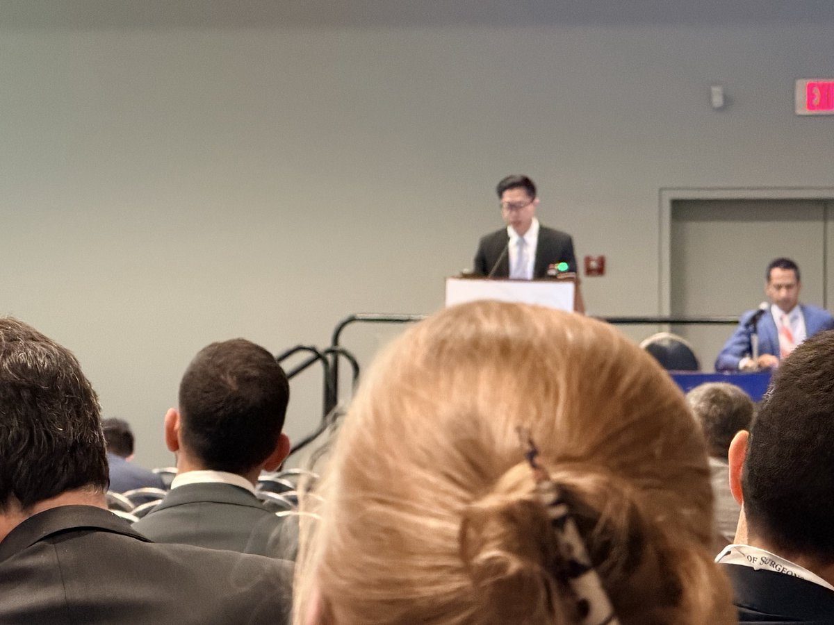 mohamedadamMD's tweet photo. Proud of @thomasmlii, PGY-3 @UCSFGSResidency w @Han_su_yin @UCSFMedicine grad , who presented at #ACS2026 our volumetric data unveiling a salient effect of NAC in PDAC: nearly 40% pancreatic atrophy during treatment-an important variable to consider when weighing the risks and benefits of NAC
@HPB_Surgeon @UCSFSurgery