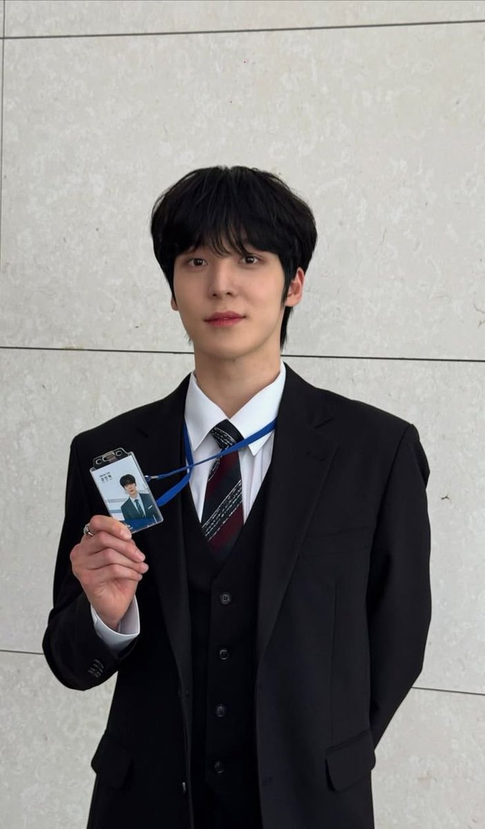 OfficerYunho's tweet photo. @OfficerNaoi oke dd if you insist https://t.co/IhXDpQrXfy
