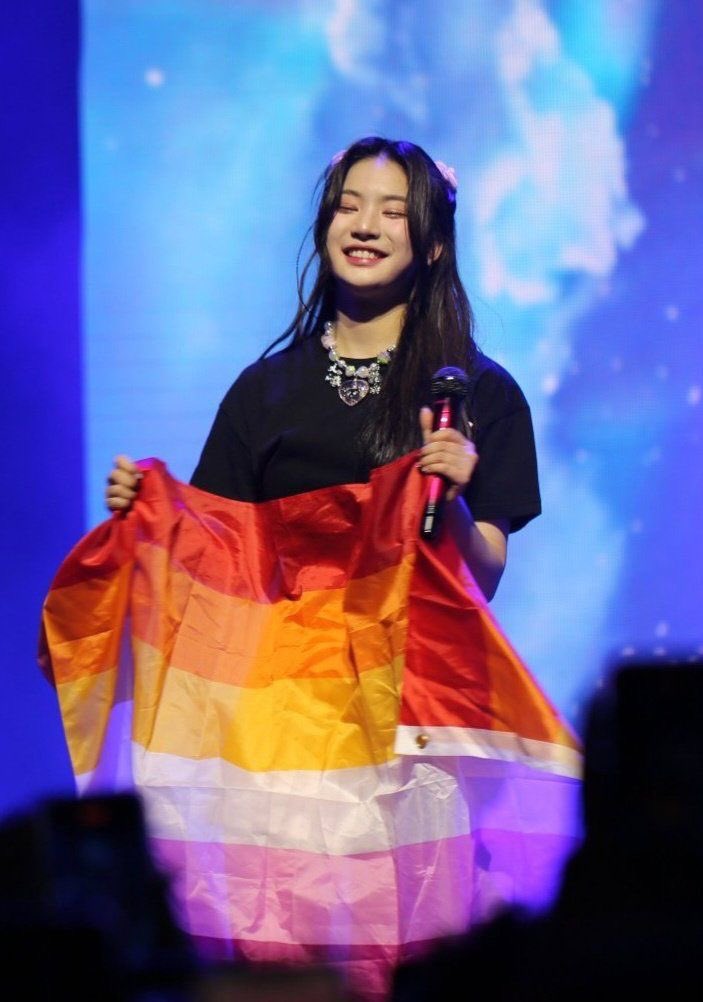 2yoonz's tweet photo. happy international lesbian day ❤️🧡🤍🩷💜 https://t.co/6Wuu1NzoDI