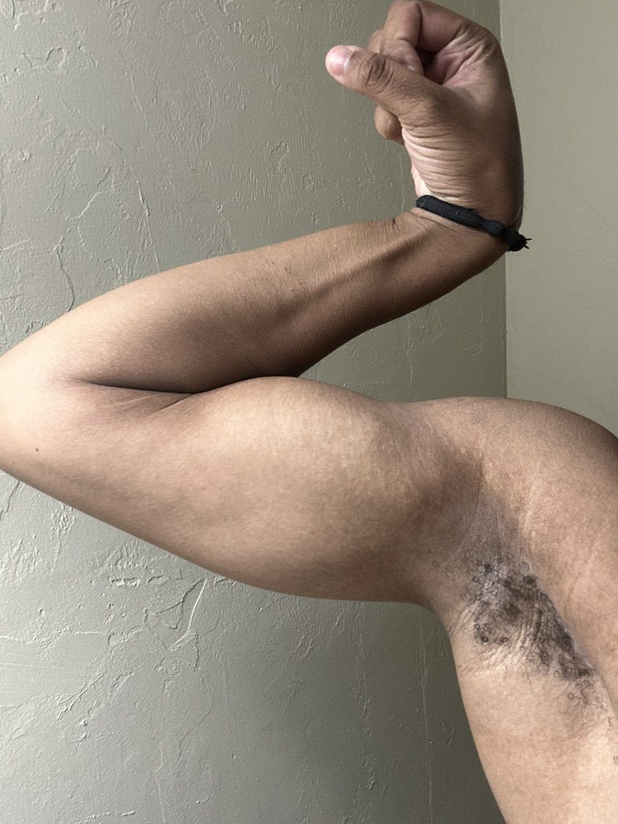 wettestwade's tweet photo. more bicep and pit pics for you guys #nsfwtwt #mlm #ftm https://t.co/3oi0Dlqa1Q
