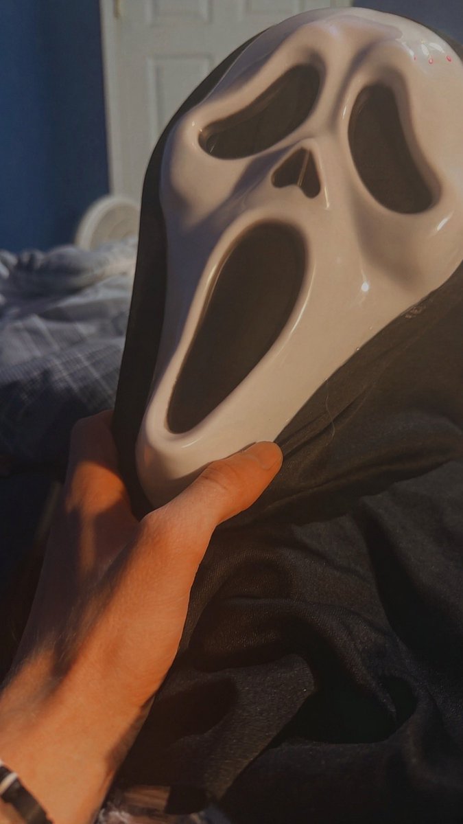 orbitbreak421's tweet photo. Since spooky season is right around the corner👀 https://t.co/nRgf8sGztU