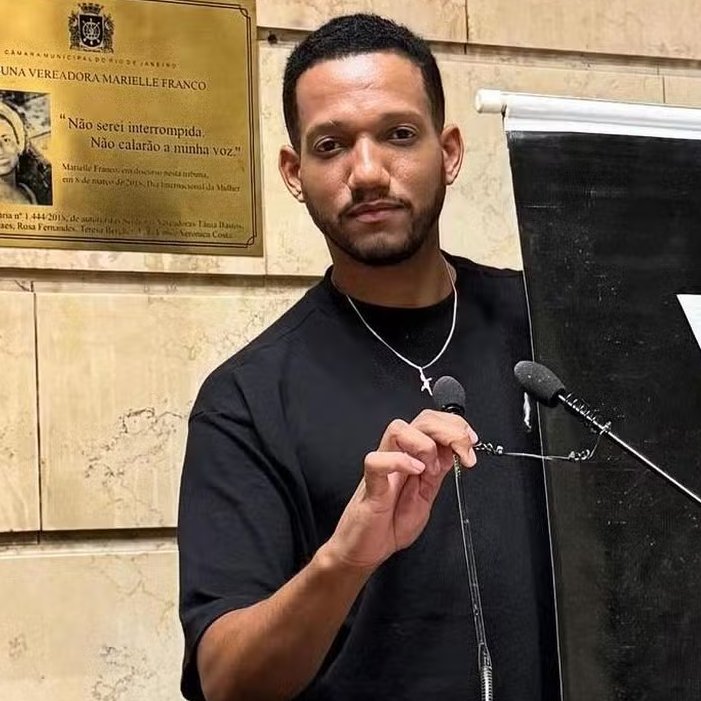 republiqueBRA's tweet photo. 🎯 ⚖️ Vereador Rick Azevedo, do Rio de Janeiro (RJ), um dos primeiros defensores do fim da escala 6x1, é denunciado por 11 ex-assessores de seu gabinete ao MPT por assédio moral, abuso de poder, perseguição funcional, desvio de finalidade, nepotismo e uso da estrutura do gabinete para atividades particulares e eleitorais.