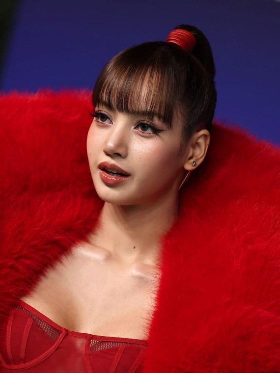spinorbinmusic's tweet photo. LISA absolutely BREAKING the internet with 300K+ mentions and 1 MILLION engagements on X alone from her VMAs red carpet look and we are completely SCREAMING! 😱🔥✨ 

The queen's impact is UNSTOPPABLE! 👑💖 #LISA #ลิซ่า #VMAs2026 #Trending #GlobalIcon https://t.co/MnINCvkv9M