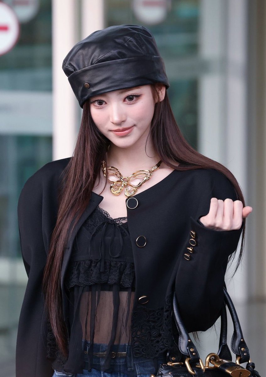 tanakadoll's tweet photo. she looks so good are we seeing her https://t.co/LUiAAoXOgz
