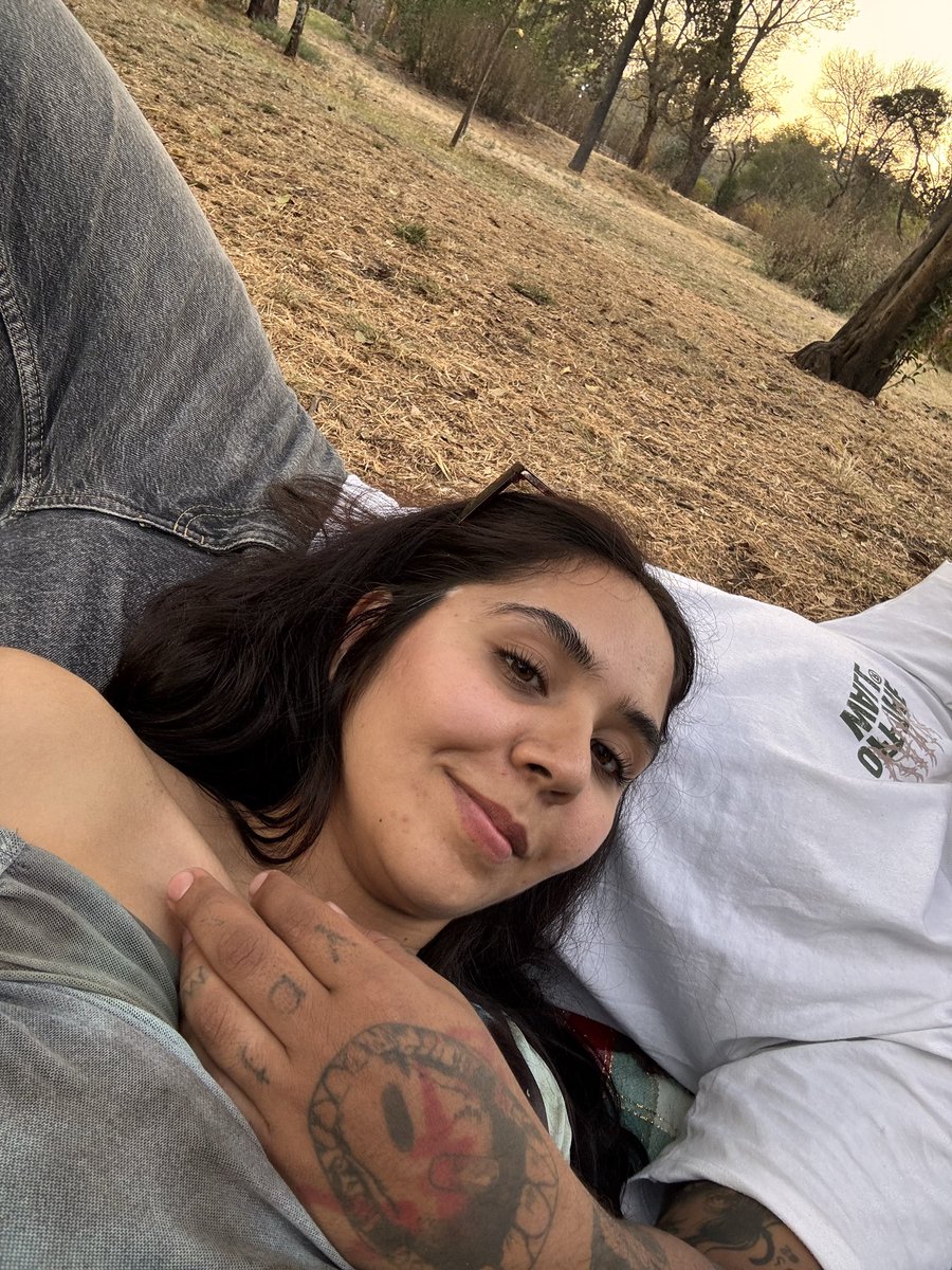 divinebell444's tweet photo. mi san valentín 💗 https://t.co/RiyyFBdZYg