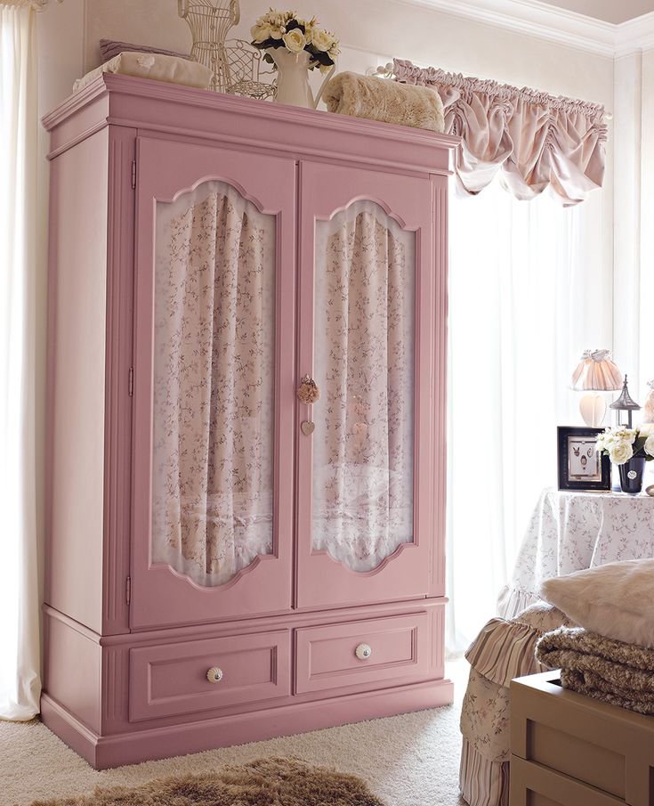 girlwhoblooms's tweet photo. pink cabinet https://t.co/muhQsXRwWn