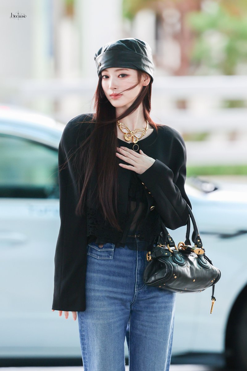because_1117's tweet photo. 260928 ICN
#안나 #ANNA #미야오 #MEOVV https://t.co/OWqqgym3op