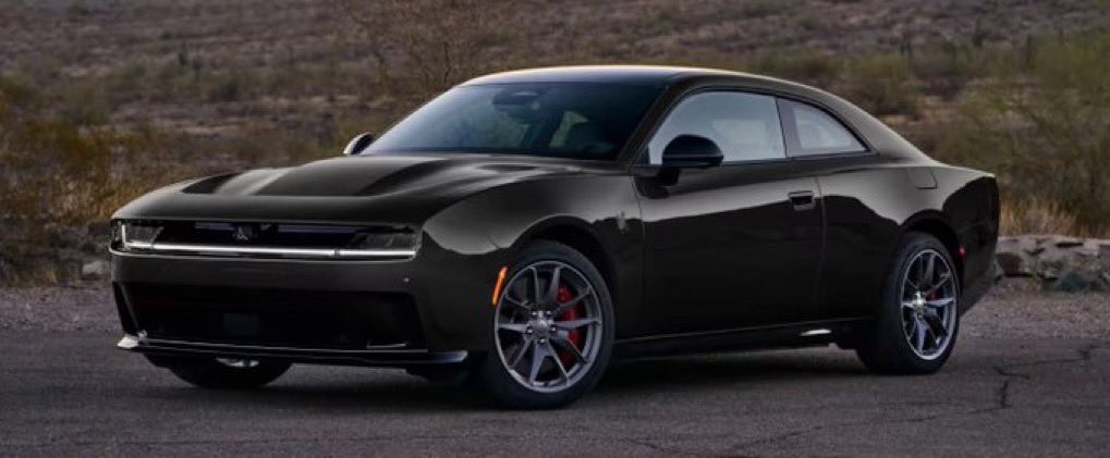 AutosyMas's tweet photo. #Dodge anunció la integración de las nuevas funciones de gestión térmica y rendimiento asistidas por software “Race Prep” y “PowerShot” al nuevo Charger 2026.
@DodgeMX #noticias #automotive https://t.co/4QSBRmB08J