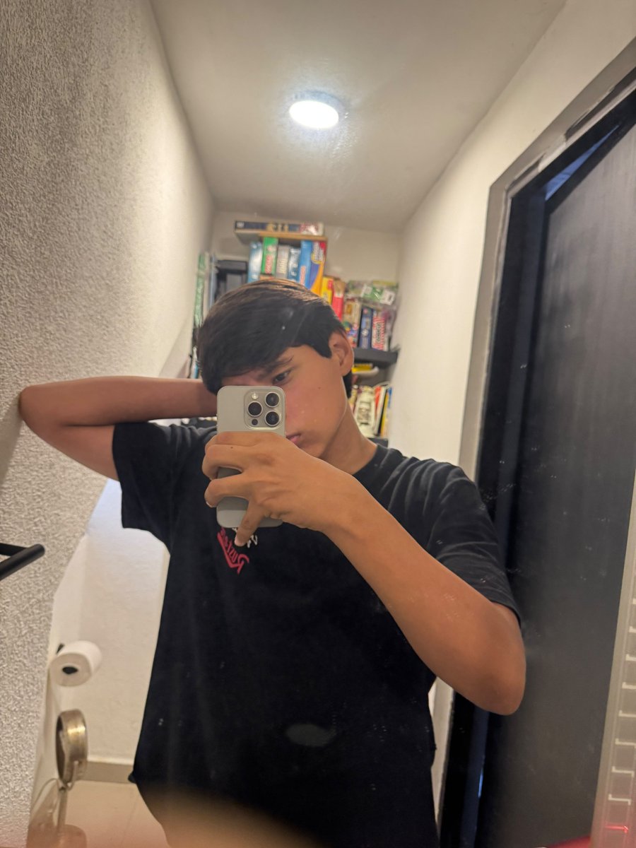 Garc0_00's tweet photo. Quien hot🔥 https://t.co/TmDLIxlSvi