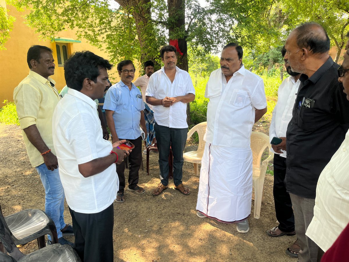 SUDHARSANAM_S's tweet photo. #மதுராந்தகம் சட்டமன்றத் தொகுதி இடைத்தேர்தலில் களம் காணும்

தி.மு.கழகத்தின் வெற்றி வேட்பாளர் திரு  @iparanthamen  அவர்களுக்கு ஆதரவாக

ஓட்டக்கோவில் ஊராட்சியில் தேர்தல் பணியில் ஈடுபட்டிருந்த கழகத்தினருடன் கலந்துரையாடி ஆய்வு மேற்கொண்டோம். 

நிகழ்வில், திருவொற்றியூர் கிழக்கு பகுதி செயலாளர் திரு.தி.மு.தனியரசு உள்ளிட்ட சென்னை வடகிழக்கு மாவட்ட கழகத்தினர். 

#Vote4DMK

@arivalayam @mkstalin @Udhaystalin @DMKITwing @DMK_Chennai