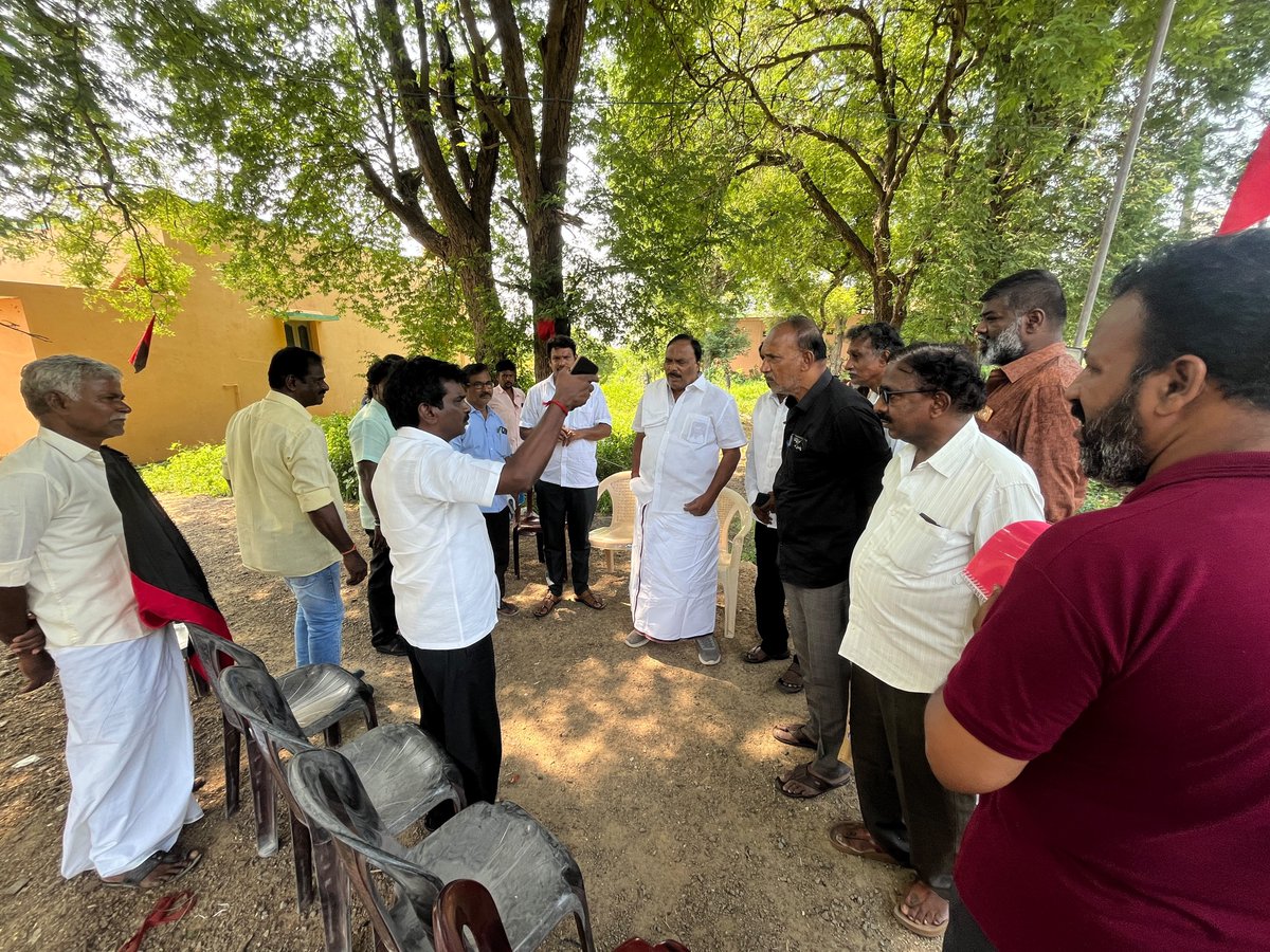 SUDHARSANAM_S's tweet photo. #மதுராந்தகம் சட்டமன்றத் தொகுதி இடைத்தேர்தலில் களம் காணும்

தி.மு.கழகத்தின் வெற்றி வேட்பாளர் திரு  @iparanthamen  அவர்களுக்கு ஆதரவாக

ஓட்டக்கோவில் ஊராட்சியில் தேர்தல் பணியில் ஈடுபட்டிருந்த கழகத்தினருடன் கலந்துரையாடி ஆய்வு மேற்கொண்டோம். 

நிகழ்வில், திருவொற்றியூர் கிழக்கு பகுதி செயலாளர் திரு.தி.மு.தனியரசு உள்ளிட்ட சென்னை வடகிழக்கு மாவட்ட கழகத்தினர். 

#Vote4DMK

@arivalayam @mkstalin @Udhaystalin @DMKITwing @DMK_Chennai