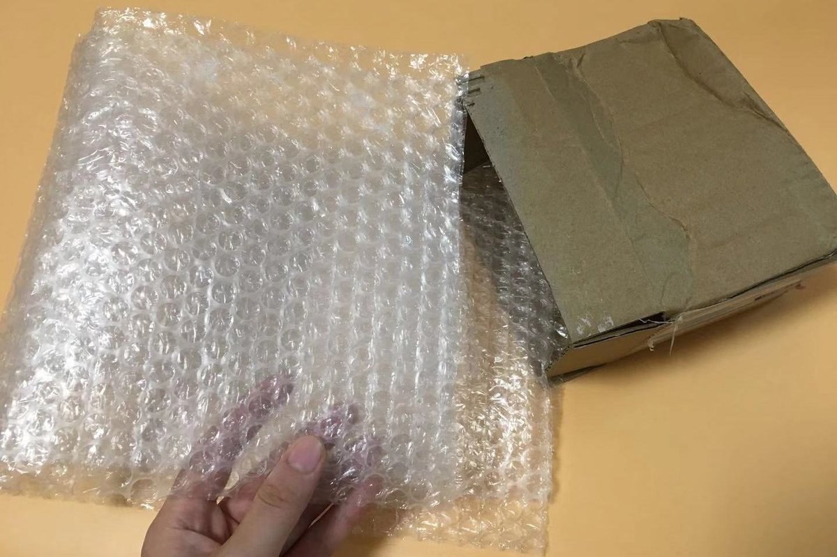 AnnabellVa25kx's tweet photo. Just opened my long-awaited package—inside is the limited-edition merch I’ve been hunting for ages! The unboxing vibe is pure joy https://t.co/LybRtgyGDd