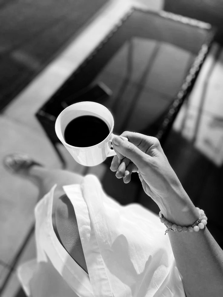 2026Asiax's tweet photo. Il tempo di un caffè e si ricomincia...
Buon lunedì Amici https://t.co/h7FsLuGezz