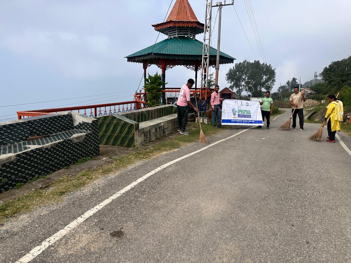 CBBakloh's tweet photo. Cantonment Board Bakloh organised a special cleaning drive at Triveni Darshika on 27.09.2026.
#SHS2026 #SwachhataHiSeva2026 Swachh Bharat Urban Ministry of Housing and Urban Affairs @MoJSDDWS Ministry of Defence, India #nidem #ides https://t.co/b6pl8dhDoq