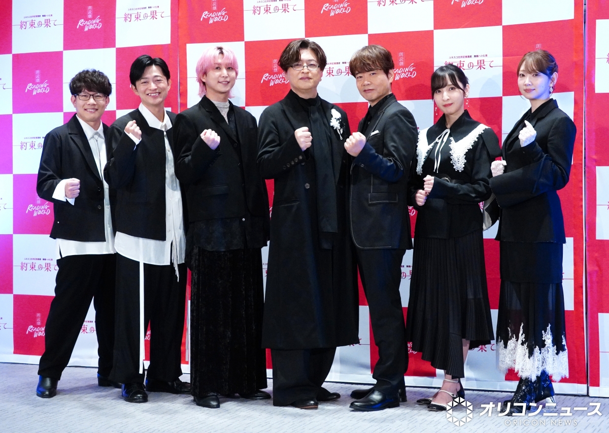 oricon's tweet photo. Snow Man佐久間大介、声優らと登壇の取材
フォトセッションで率先して進行サポート
https://t.co/bHABIYpGke
⠀
「こちらですか？」「もう1個、どうします？」「次はムービーですか？」と自ら声をかける場面が。ステージだけでなく撮影の場でも周囲への気配りを見せていた。 https://t.co/FRAtssf6N2