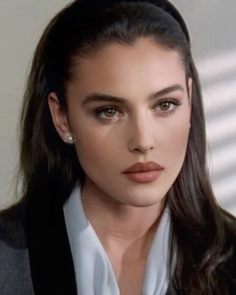 tacobaby87's tweet photo. @4ever4bri Everybody says Jennifer Lawrence but she’s literally Monica Bellucci. https://t.co/LYF9UYFCNE