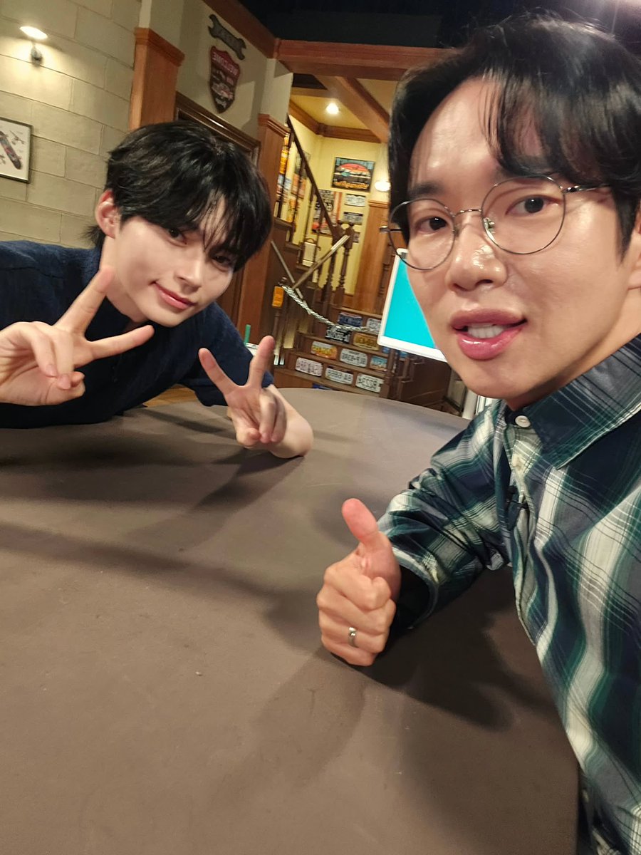 Kimyshb's tweet photo. 장성규 님 인스타에 한빈이!! ♡ 
꼬꼬무 나온대ㅐ ㅐㅐ!!! https://t.co/vjMdLXMbk7