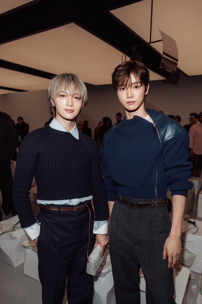 ellejapan's tweet photo. 【2027春夏ミラノフロントロウ速報】#玉森裕太 さん、#RIIZE #ソンチャン さんが「ボッテガ・ヴェネタ」に来場。

▼記事はこちら
https://t.co/cbEurdOaXf

#BottegaVeneta #YutaTamamori #BottegaVenetaSS27xSUNGCHAN #SUNGCHAN https://t.co/fIpgPVjdDW