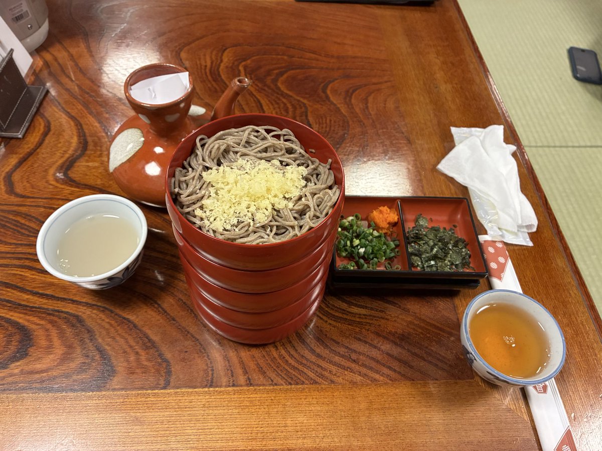 konkuri07's tweet photo. 動画で見てから絶対行こうと思っていた、荒木屋さん行ってきました！
食べるまで1時間かかったけど、大変美味しくいただきました😋 https://t.co/Vz3paskT0R