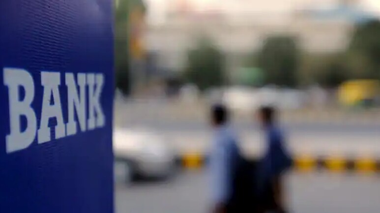 ndtv's tweet photo. Internet Flooded With Memes As Bank Strike Gets Called Off After Sunday Work https://t.co/0FJo1cD1EJ https://t.co/aCDpiX2QI9