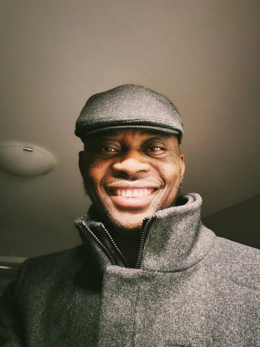 lekside34's tweet photo. Dear God, 

As I grow older in life, may I never have to lie to defend drug lords, certificate forgers and career criminals like the way these old men from the southwest are defending an inept like Bola Tinubu.. 🙏 🙏

Most importantly, vote for @PeterObi, he truly cares and for the sake of our children ❤️ 

He must happen in my lifetime.  

Happy new week 👪