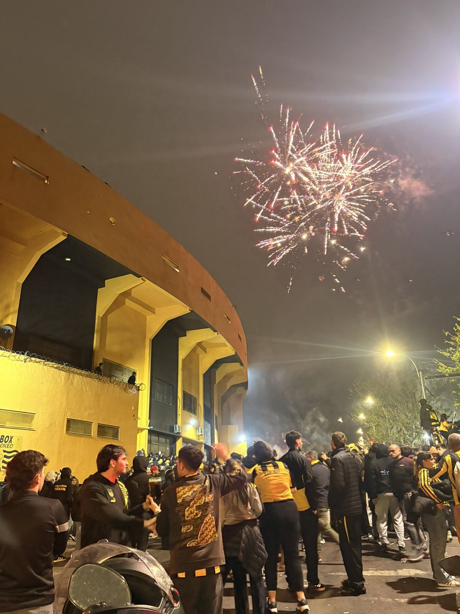 mahiidelcap's tweet photo. ESTO ES PEÑAROL BICHITO
FELIZ CUMPLEAÑOS AL MAS GRANDE
💛🖤 https://t.co/JrQq7Pmvmq