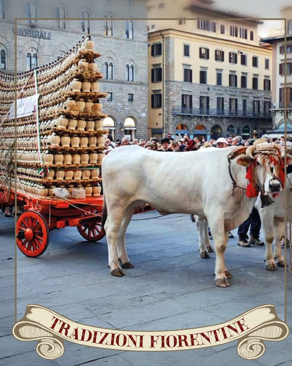 MiniatiMeri's tweet photo. Il "Carro Matto" arriva in piazza Signoria con la sua piramide di vino in fiasco!
#BuongiornoATutti #felice #lunedì 😘☕️🥐 https://t.co/tBWyHrJZZp