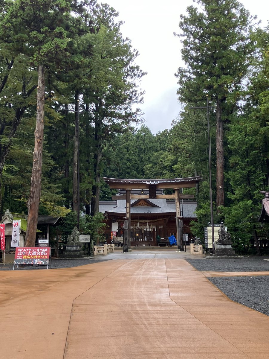 Ri_ko_0217's tweet photo. 今日明日と長野を旅行しています。
まずは安曇野。穂高神社から大王わさび農場へ。雨の観光を覚悟していましたが、穂高駅に着いたらほぼ止んでいてラッキー。安曇野は水が綺麗でした。 https://t.co/fqlidmk4EL